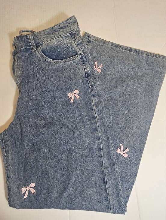 1030 Ten Thirty Denim - 1030 T.E.N.T.H.I.R.T.Y Women's Straight Leg Blue Denim Jeans Pink Bow 13/31